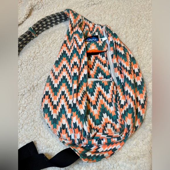 Kavu Handbags - Kavi Rope Sling Shoulder Bag Aztec Print